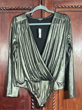 Express NWT Metallic Silver V-Neck Draped Stretchy Long Sleeved Soft Bodysuit L